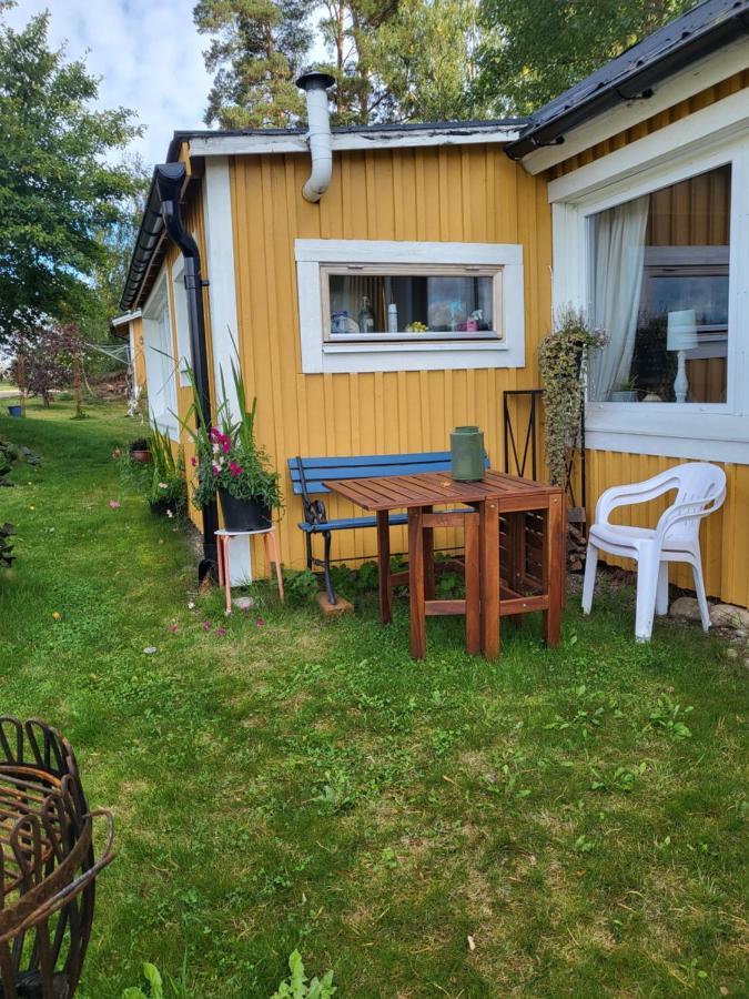 Tanten I Tumbo Hus Pa Landet Med Utsikt Kvicksund Exterior photo